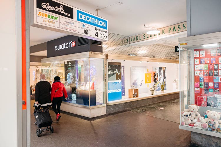 Blick in die Karl-Schenk-Passage, wo der Treppenabgang zum Club Sous Soul liegt.