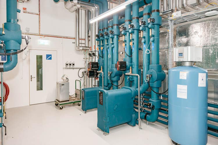 Warmwasseranlage im Anna-Seiler-Haus.