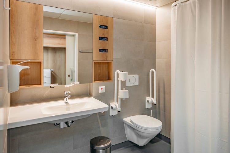 Toilette eines Patientenzimmers im Anna-Seiler-Haus.